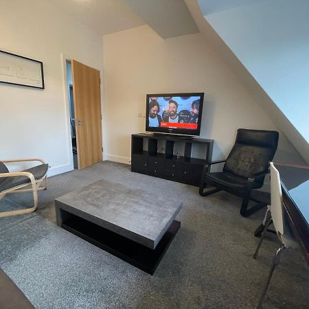 2 Bedroom 2 Bathroom Apartment 8 Including Free Parking Bromley kerület Kültér fotó