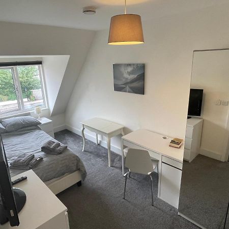 2 Bedroom 2 Bathroom Apartment 8 Including Free Parking Bromley kerület Kültér fotó