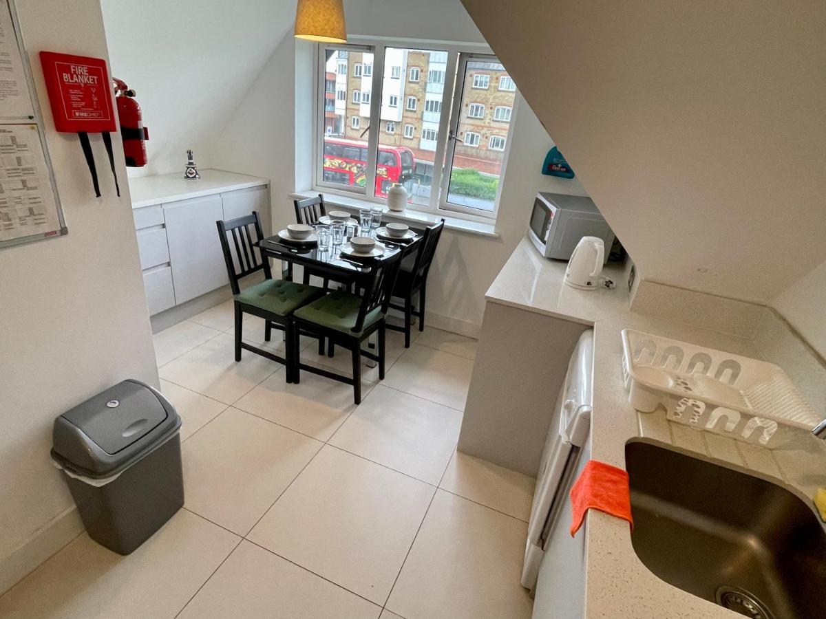 2 Bedroom 2 Bathroom Apartment 8 Including Free Parking Bromley kerület Kültér fotó