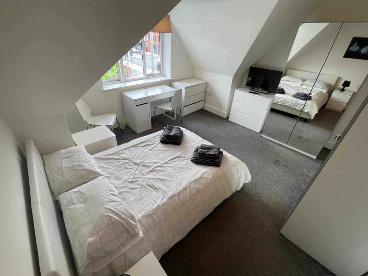 2 Bedroom 2 Bathroom Apartment 8 Including Free Parking Bromley kerület Kültér fotó